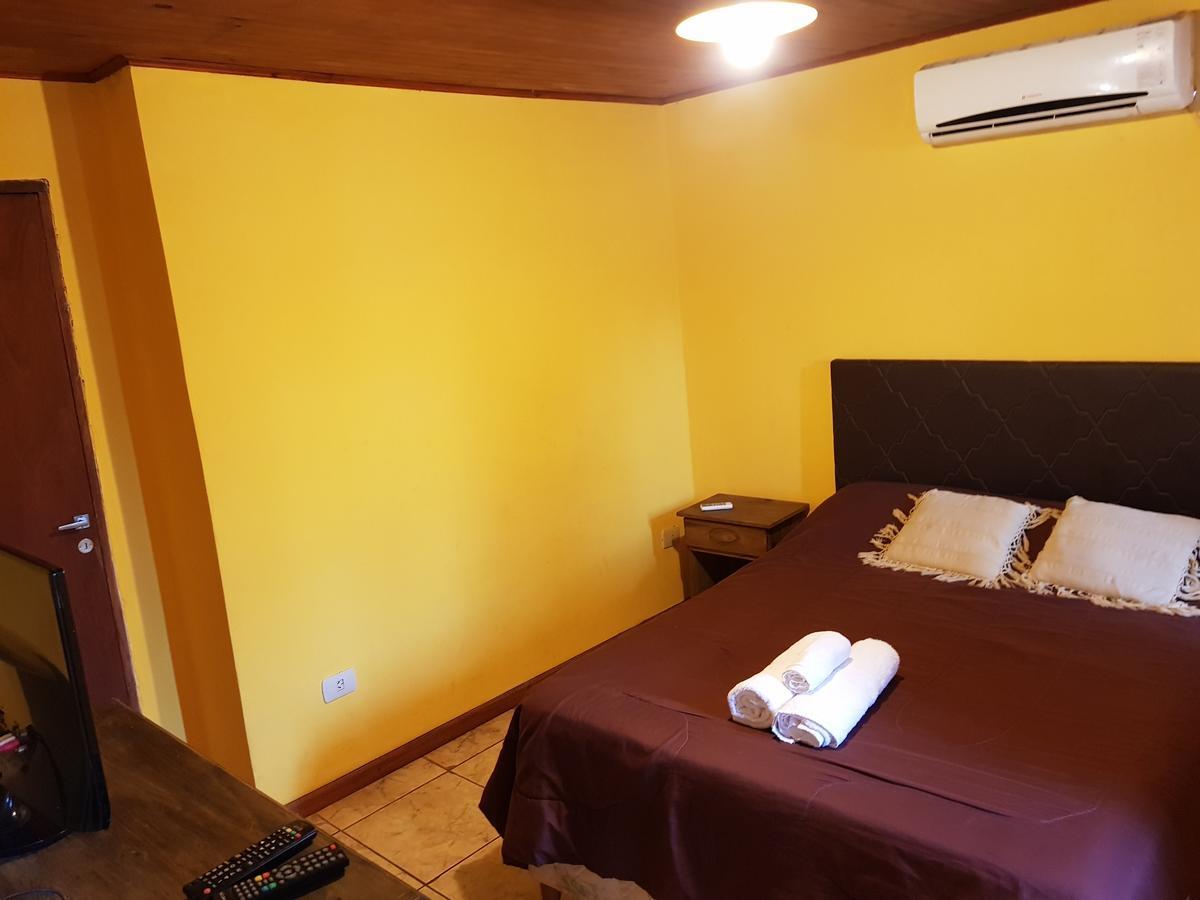 Residencial Uno Hostel Puerto Iguazú Kültér fotó