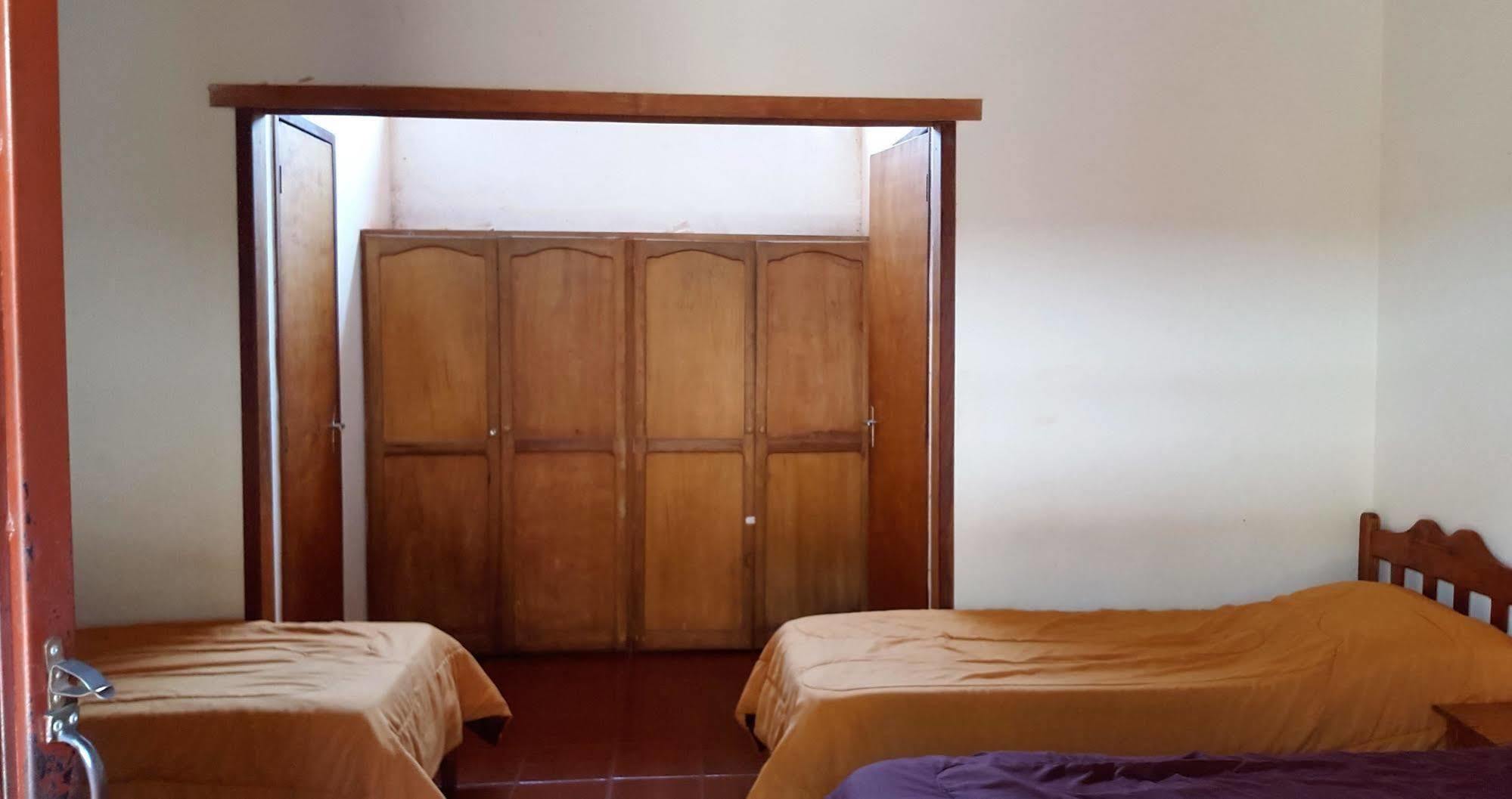 Residencial Uno Hostel Puerto Iguazú Kültér fotó